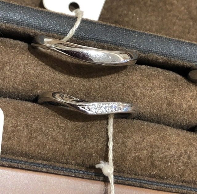 立体感のあるラインの指輪です。