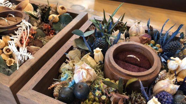 婚約指輪(ダイヤ埋め込み前)
ピンクゴールド
結婚指輪
