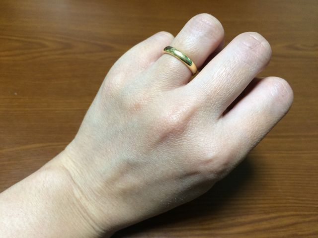 シンプルでどんな洋服にも合うので気に入っています。