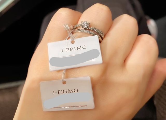 ウェーブタイプのエタニティです。