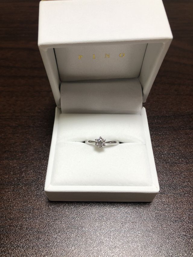 婚約指輪です。