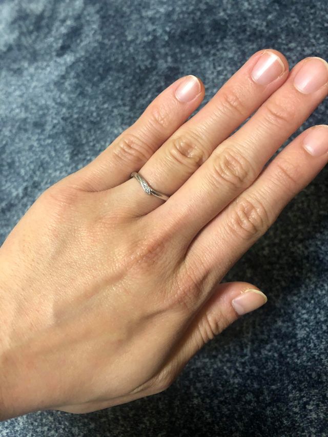 彼がプロポーズでくれた指輪が初桜で、結婚指輪も初桜にしました