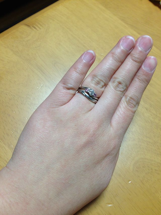 他社のマリッジリングと合わせたものです。