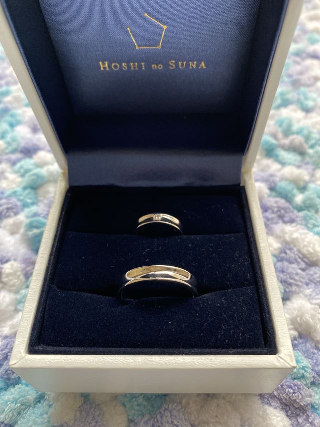 箱に入ってある結婚指輪です。