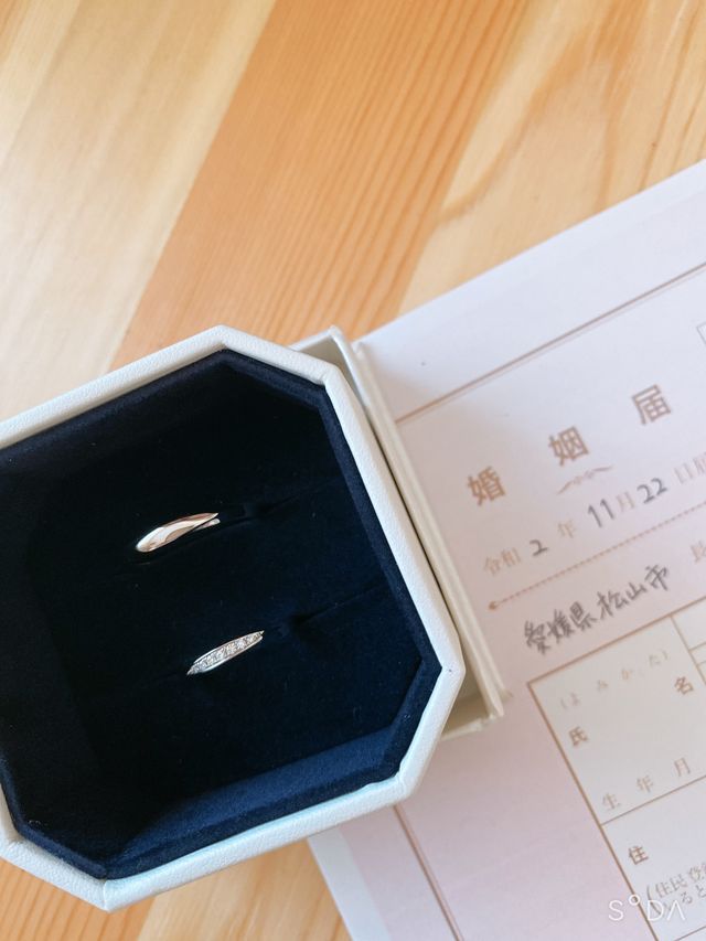 購入時についてくるボックスに入っている結婚指輪