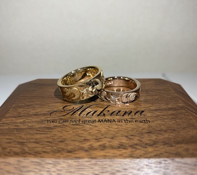 夫 ゴールド
自分 ピンクゴールド