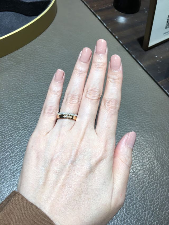 ショーメのエタニティと重ねてみたところです。