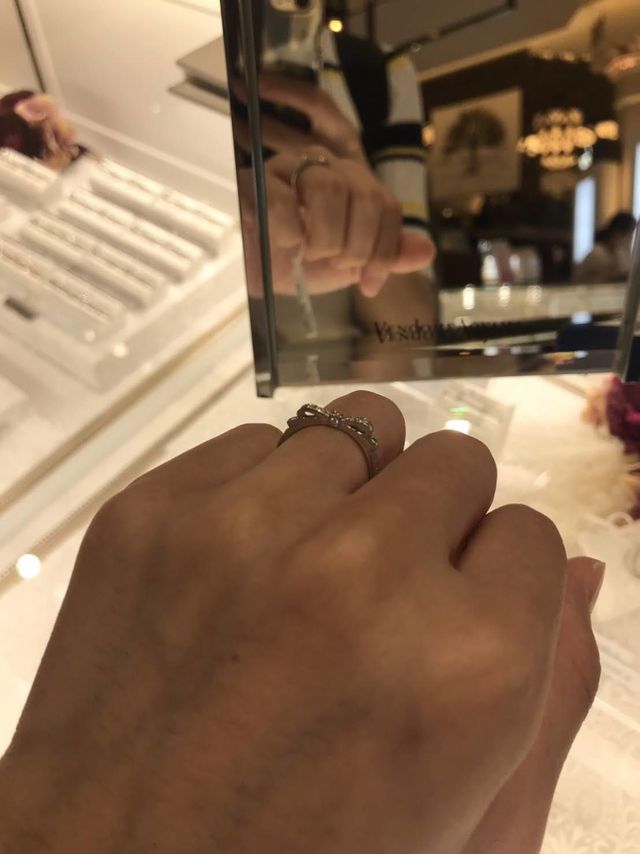 立体的なリボンモチーフ