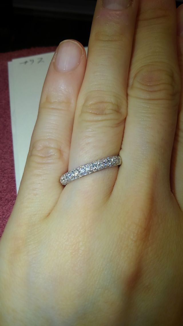 メレダイヤの華やかな指輪