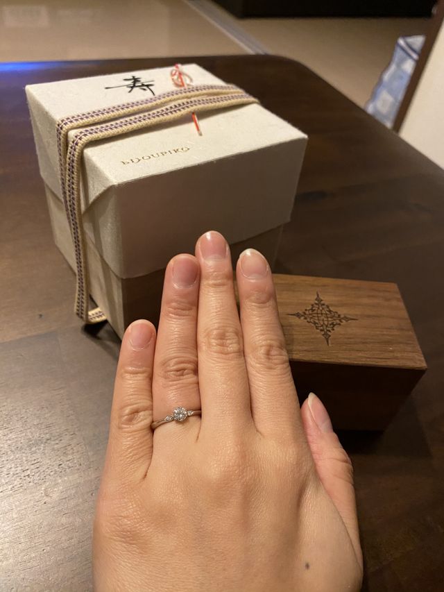 とてもダイヤが綺麗に光って良い！