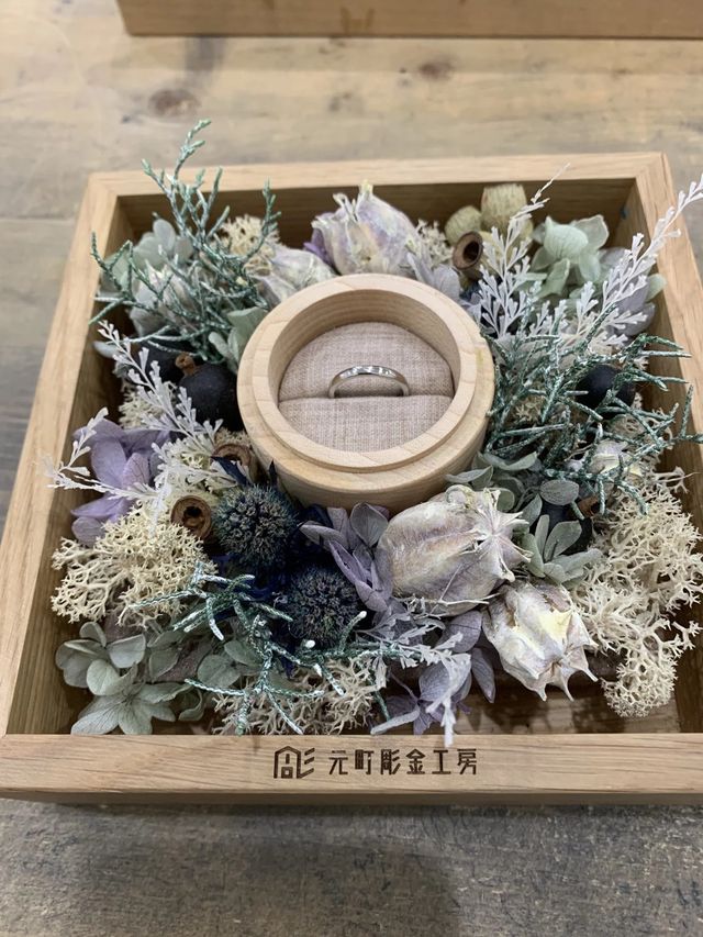 ダイヤをつけてもらう前の状態です。プラチナ・幅2mm・甲丸