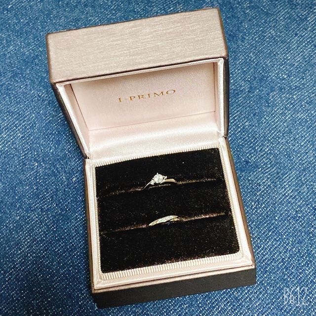 箱に入れた状態です。箱の色も可愛くてお気に入りです。