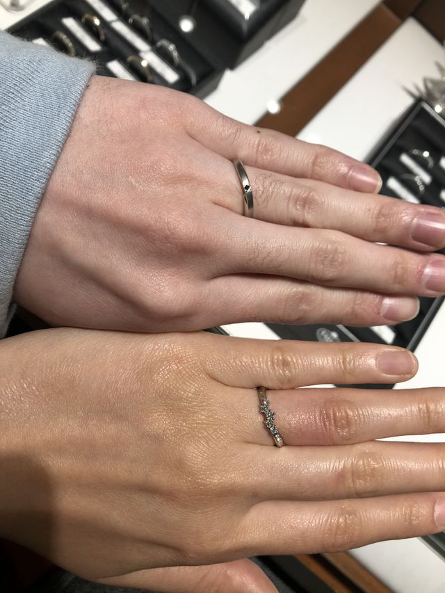 華やかさを求めて試着しました。