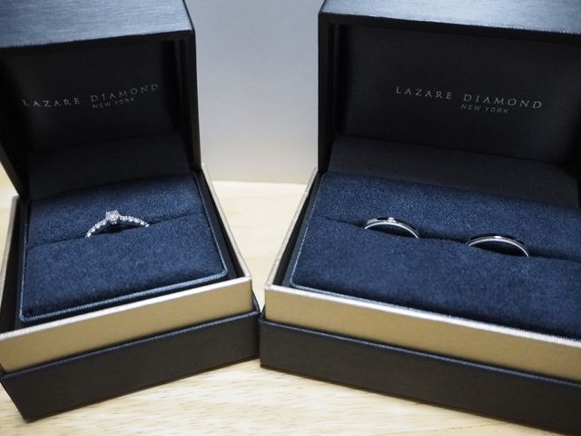 左:トライベッカ(婚約指輪)
右:ジョイス(結婚指輪)
