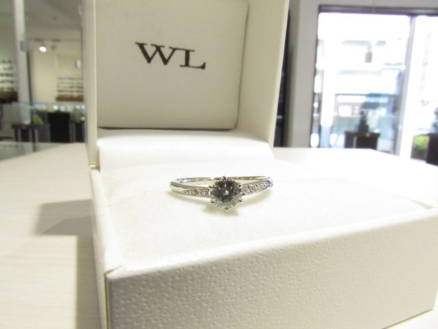 婚約指輪。唐鋤星。｢君を一生支えていこう｣