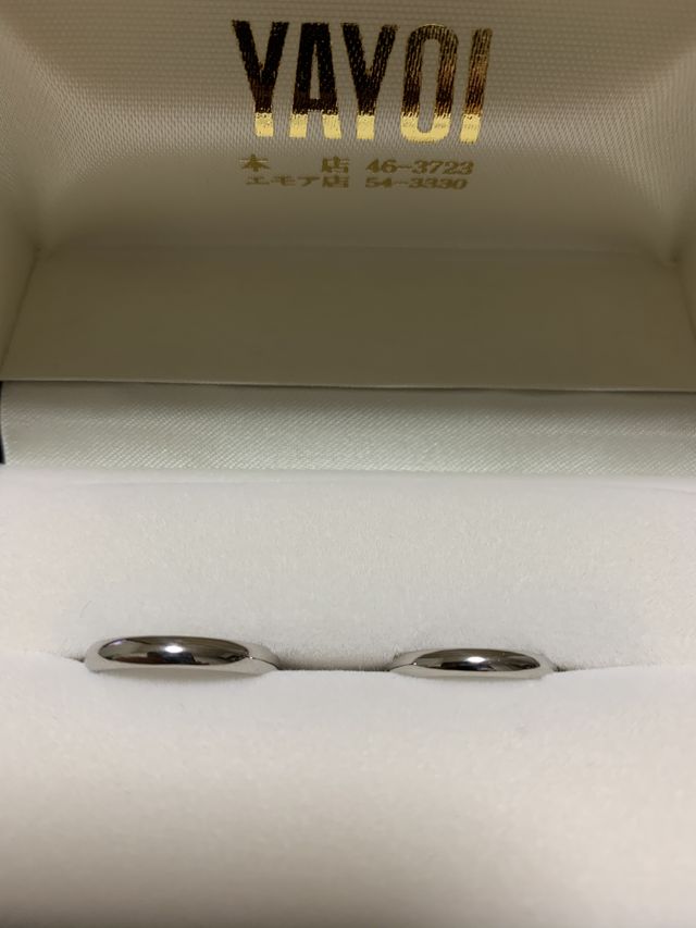 ダイヤ等も入れず、シンプルですが断面をぷっくりとさせました。