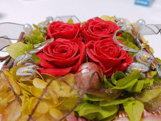 メレダイヤ+カラーストーンのウェーブタイプです。