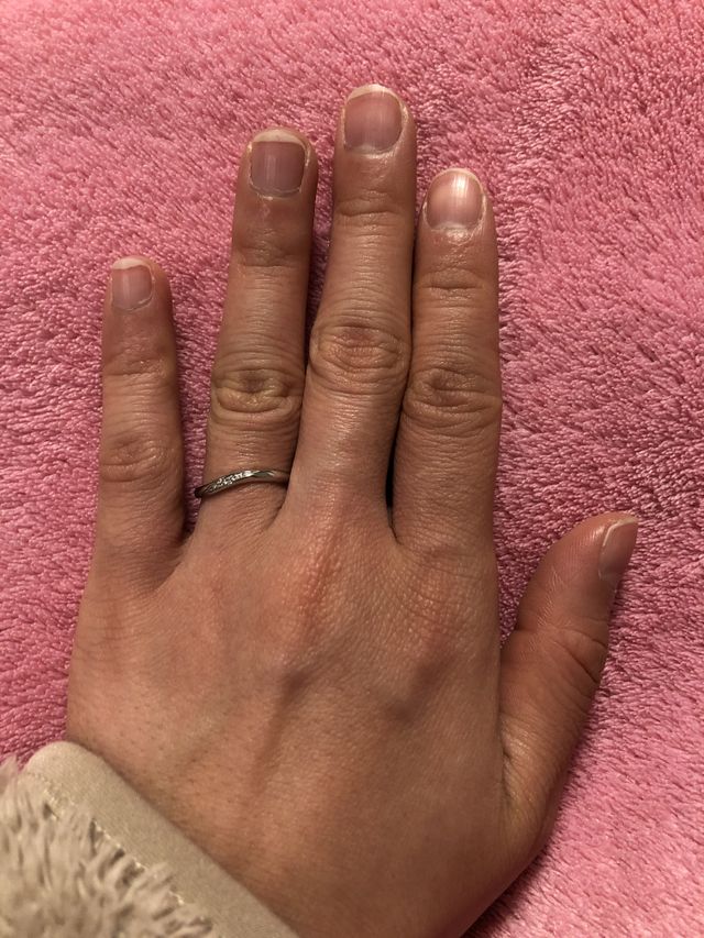 指輪のカーブがとてもきれいです。