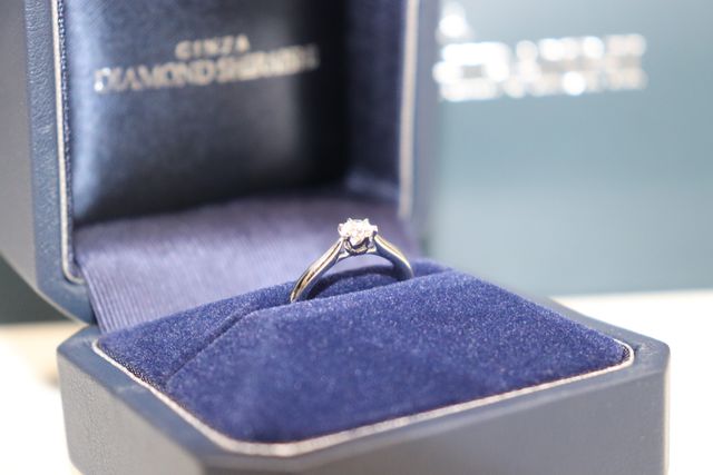 自分の好きなデザイン、好きなダイヤモンドで選んだ婚約指輪！