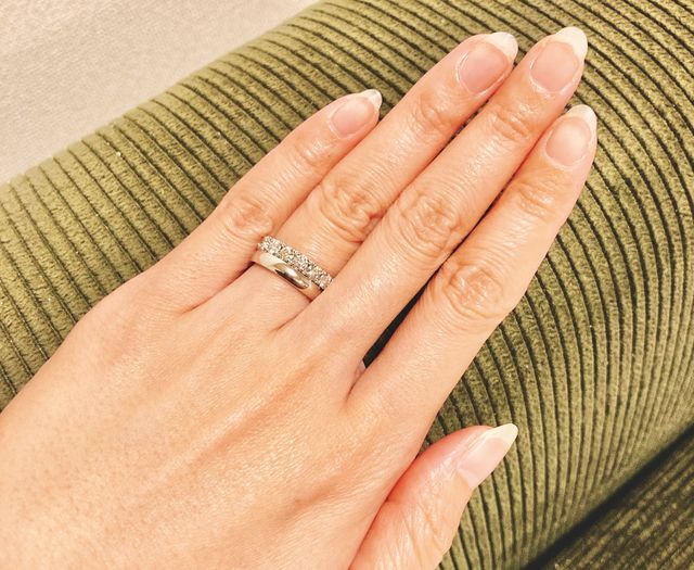 どんな場面でも使えるように、エタニティリングにしました