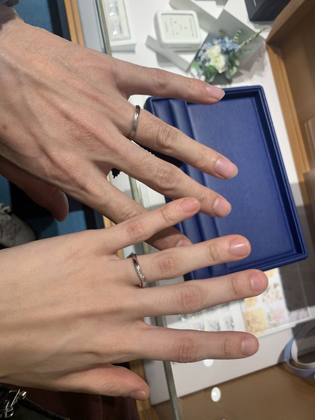 シャイニングフローというデザインです。