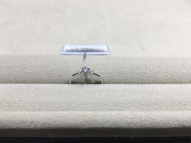 シンプルでかつきれいな指輪