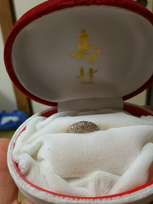 ゴールドが好きなのでこれにしました。