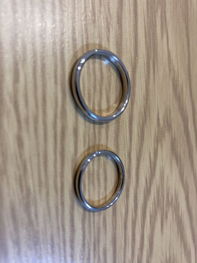 ストレートの指輪です