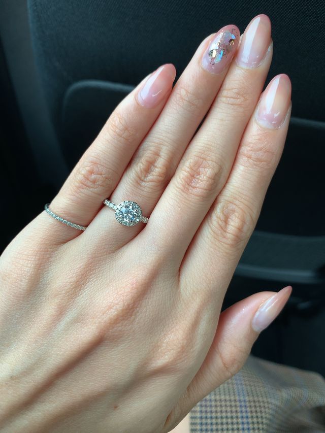 中心ダイヤは0.6カラットです。