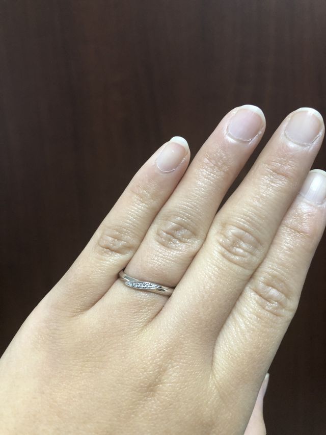 ねじりのラインが入っていて、とてもかわいいです。