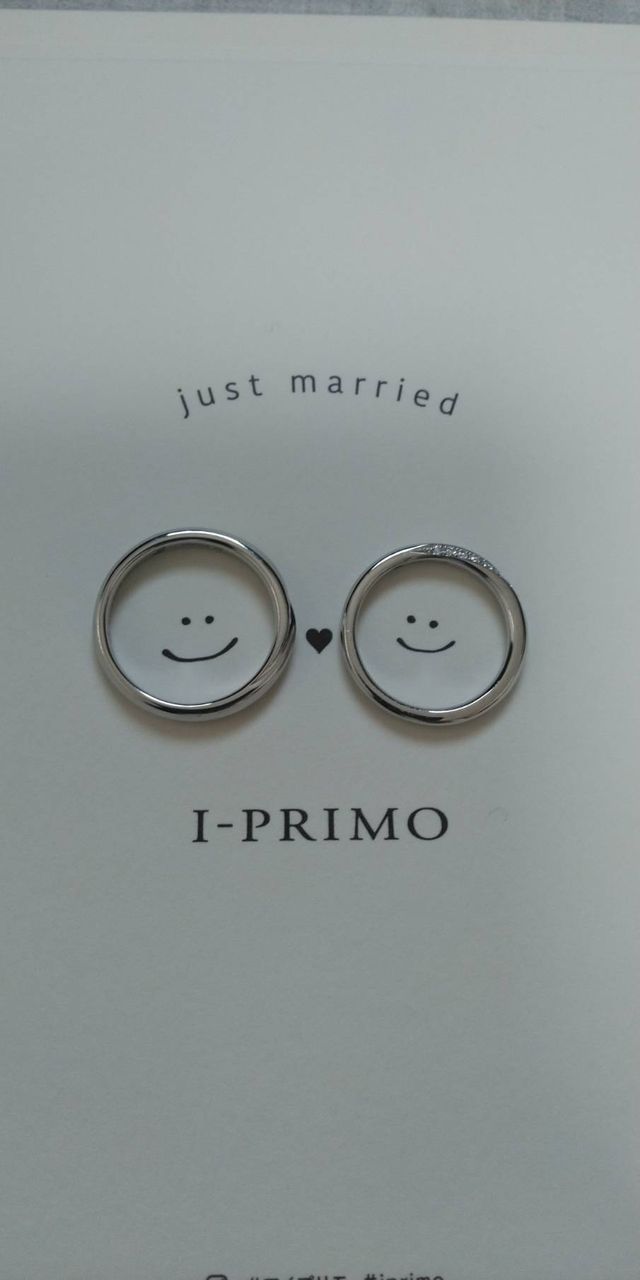 購入時に頂いた紙の上で撮りました。