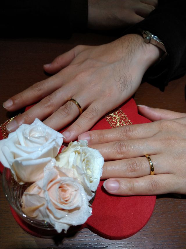 ゴールドの指輪です。
とてもかわいいです。