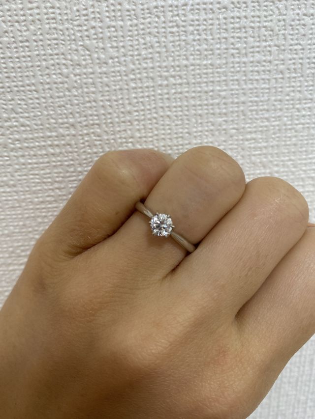 エンゲージリングはホワイトリリーにしました。