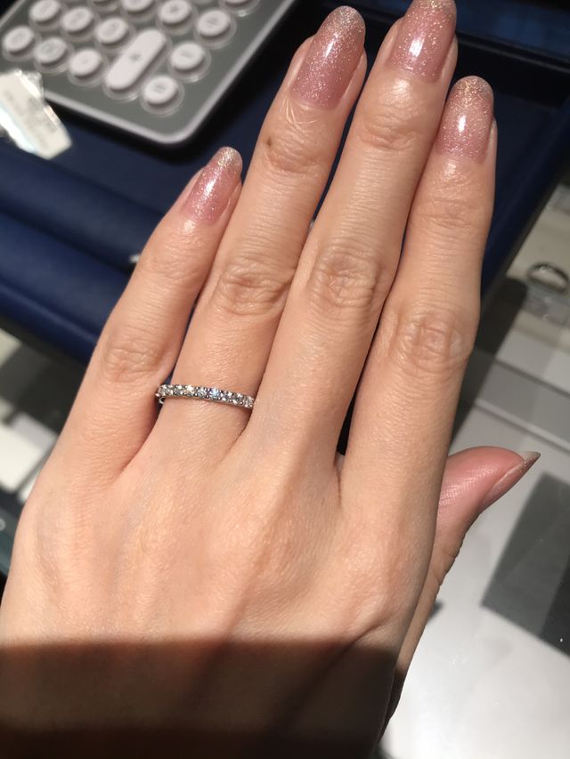 ハーフエタニティです。