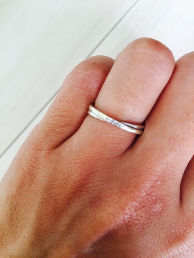 3つのダイヤがキラキラしてます