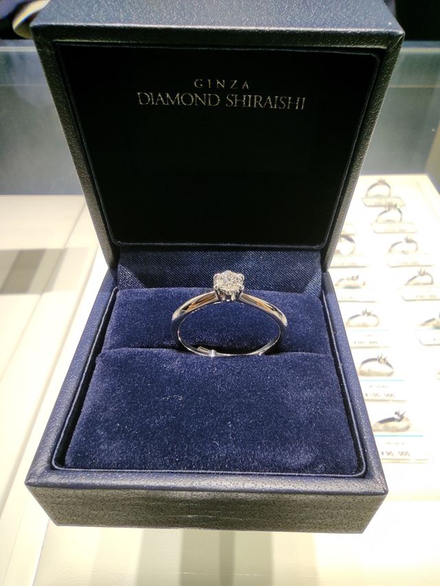 婚約指輪とダイヤ