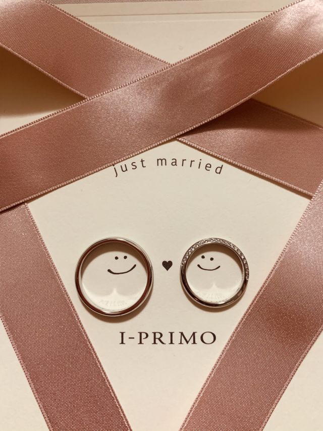 可愛いニコちゃんが向き合っている感じにしました❤️