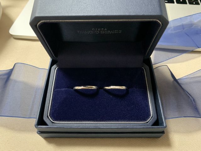 ストレートタイプの指輪です。
シンプルで良い感じです。