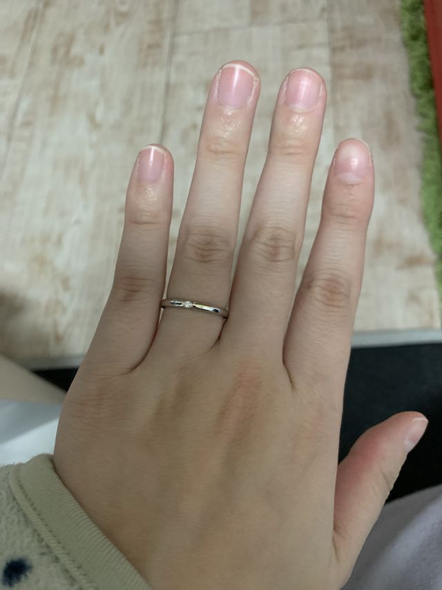 左手につけてみた写真です。