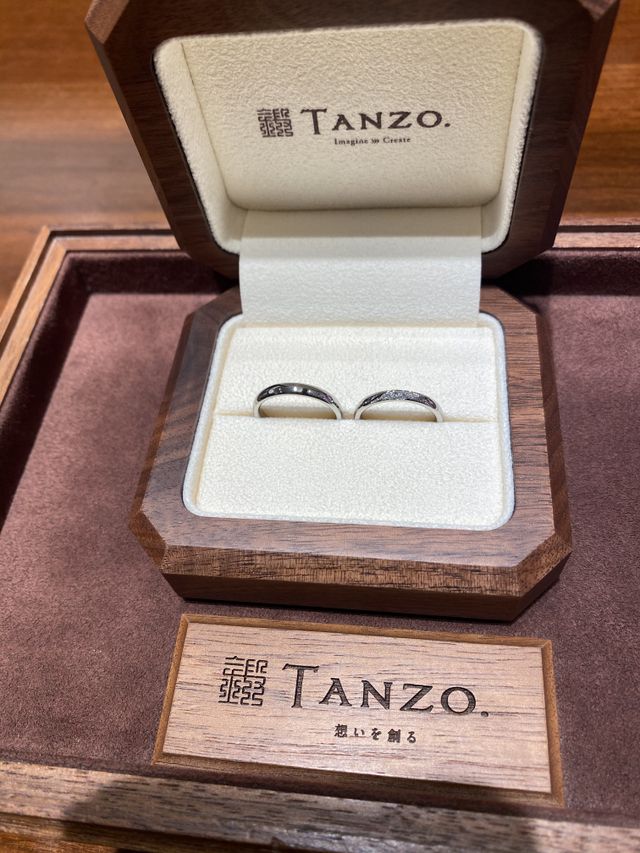 ストレートの甲丸リングにダイヤモンドをセッティングしました。