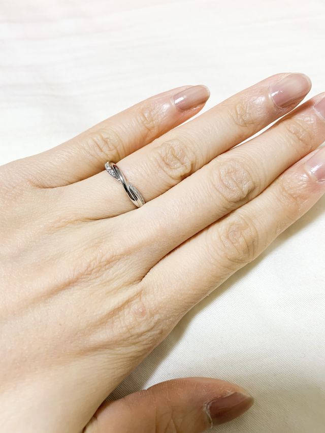 普段アクセサリーを付けない人にも違和感のない着け心地です