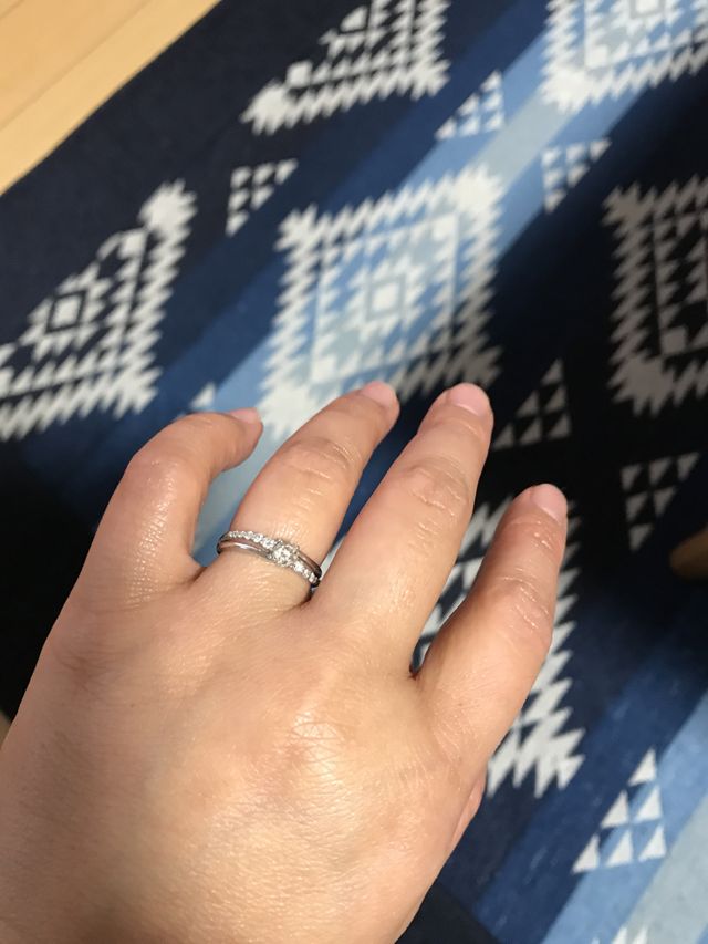 婚約指輪です