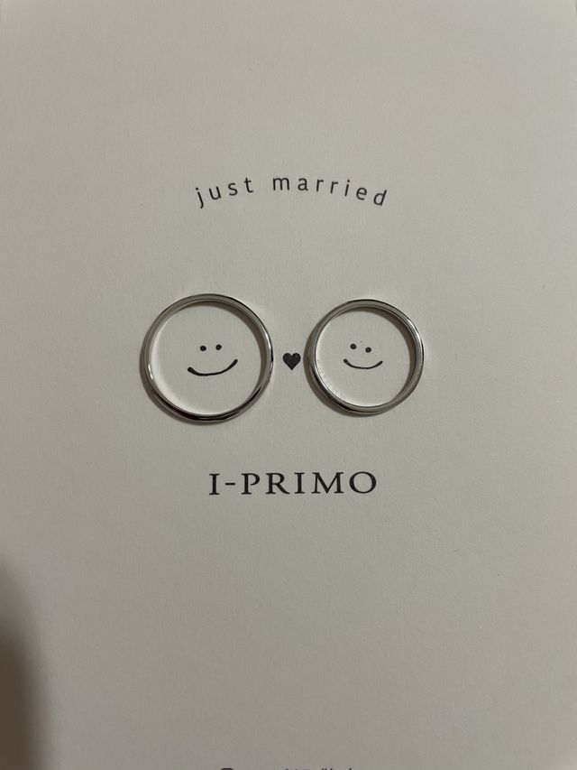 結婚指輪でお揃いのデザインを選びました。