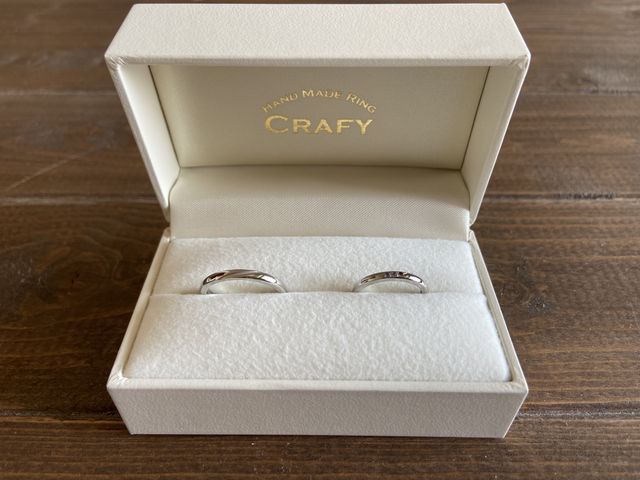 カラーダイヤを入れたところがこだわりです。