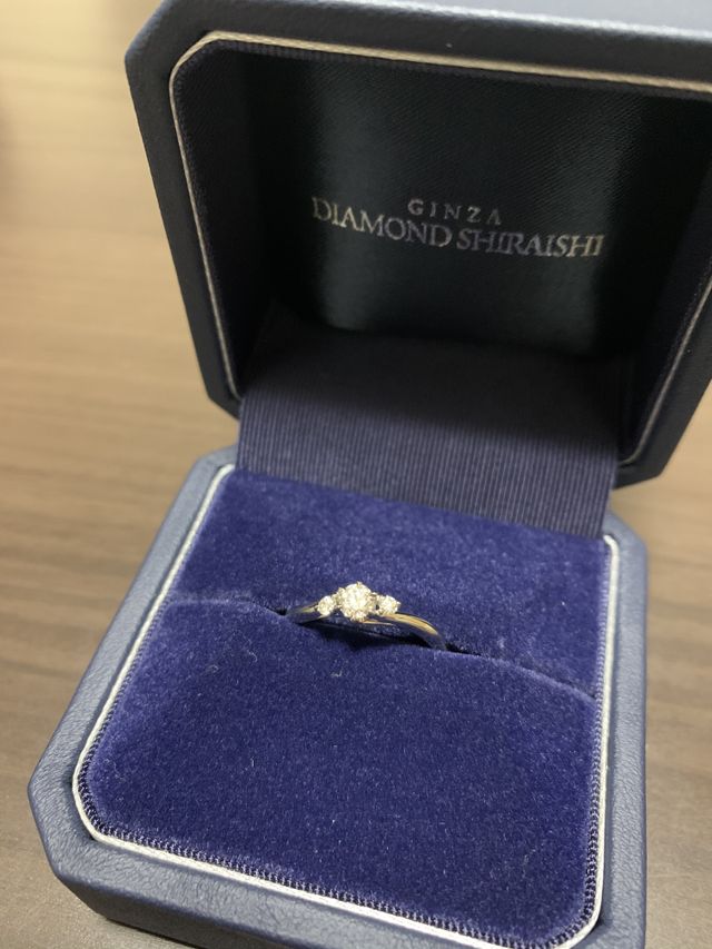 婚約指輪です。