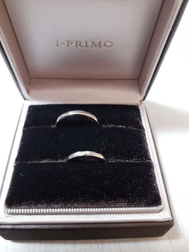 ストレートタイプの指輪です。