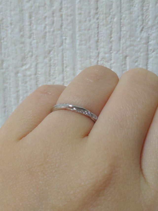 斜めから見ても美しいデザインに惹かれました。