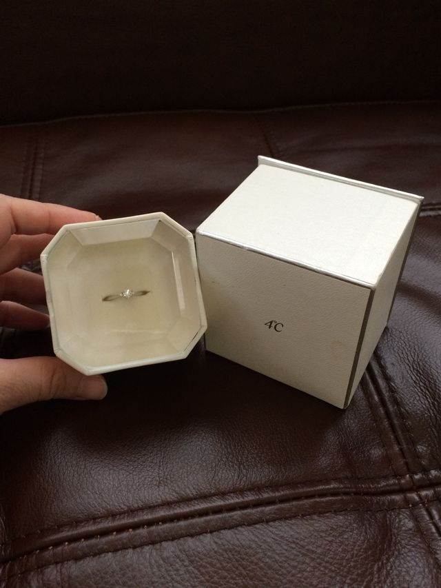 シンプルでいつでも付けられる指輪です。