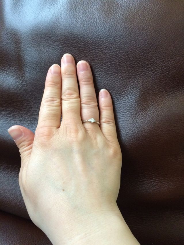 ダイヤが散りばめられています。