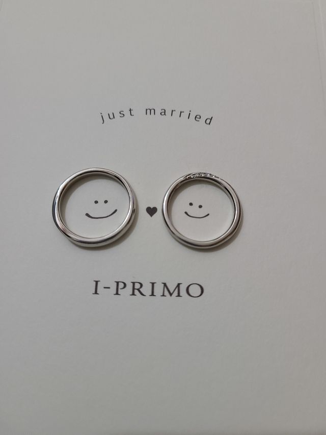 手元に指輪が届いた後、嬉しくてすぐに写真を撮りました。